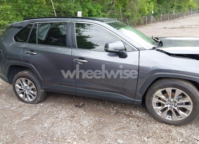 Photo 13 of 2021 Toyota Rav4 LIMITED (VIN JTMN1RFV3MD075851)