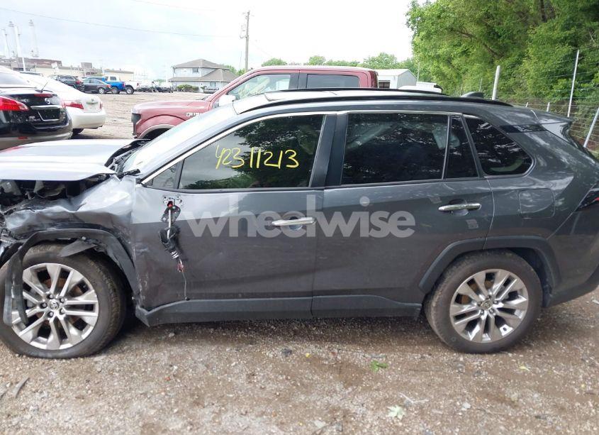 Photo 14 of 2021 Toyota Rav4 LIMITED (VIN JTMN1RFV3MD075851)