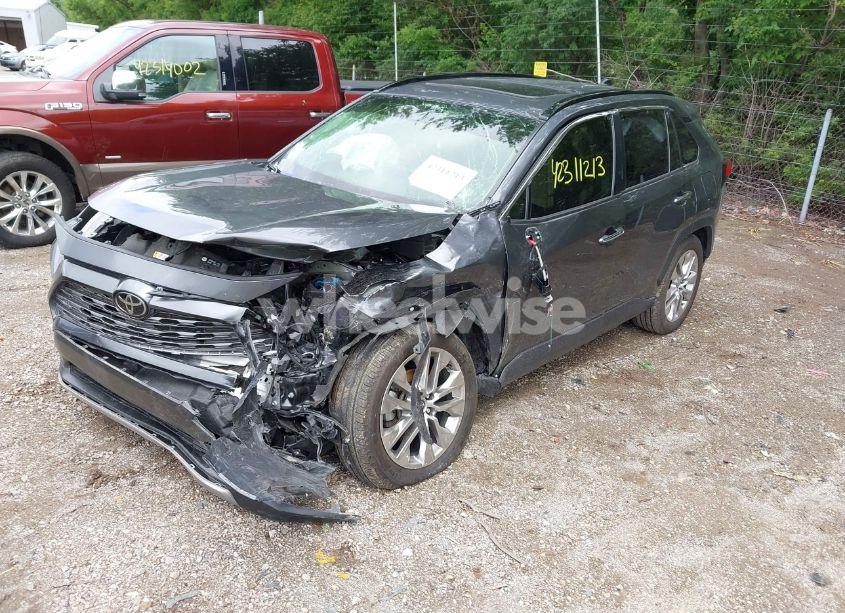 Photo 2 of 2021 Toyota Rav4 LIMITED (VIN JTMN1RFV3MD075851)