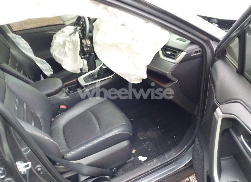 Photo 5 of 2021 Toyota Rav4 LIMITED (VIN JTMN1RFV3MD075851)