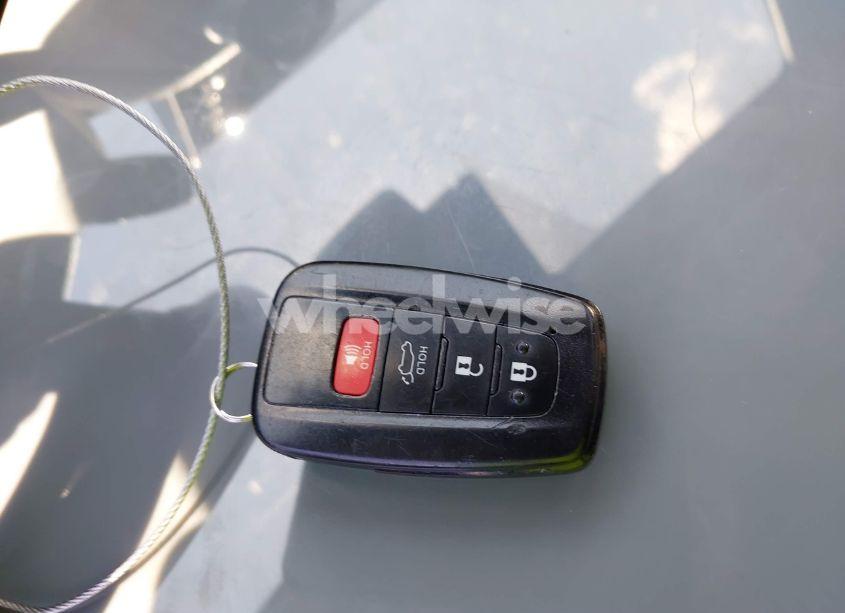 Photo 11 of 2021 Toyota Rav4 LIMITED (VIN JTMN1RFV7MD079305)