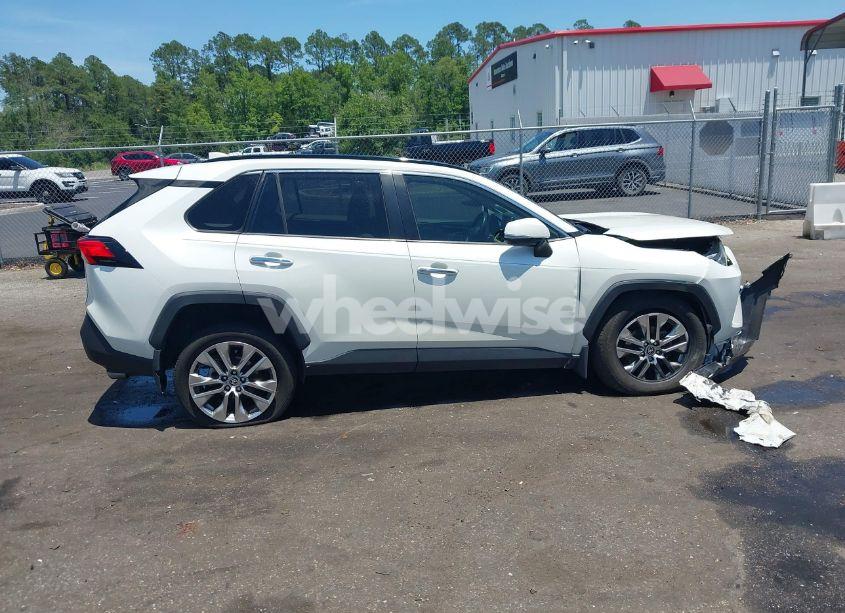Photo 13 of 2021 Toyota Rav4 LIMITED (VIN JTMN1RFV7MD079305)