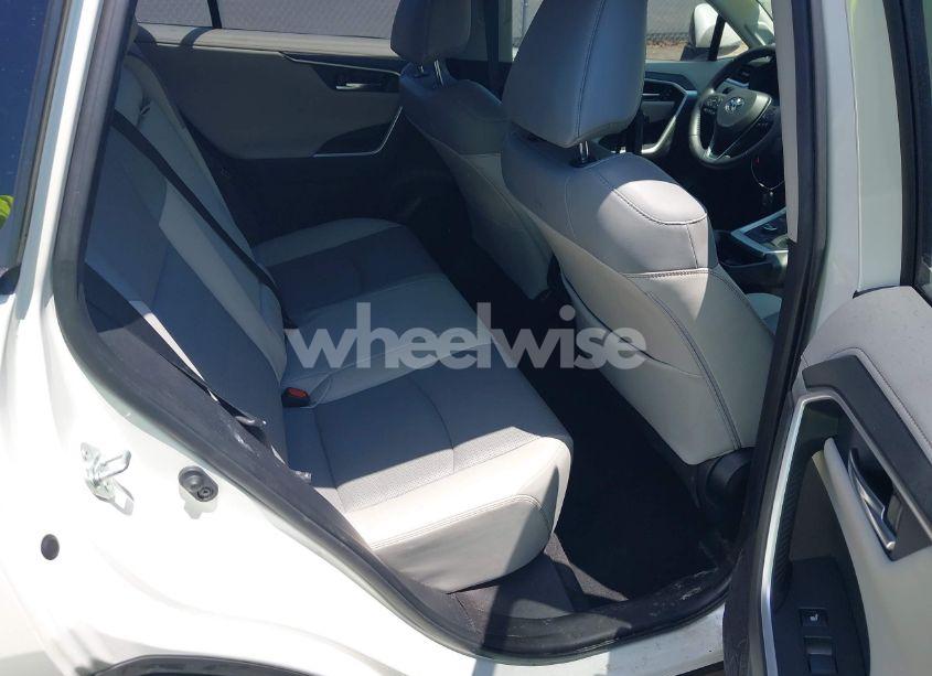 Photo 8 of 2021 Toyota Rav4 LIMITED (VIN JTMN1RFV7MD079305)