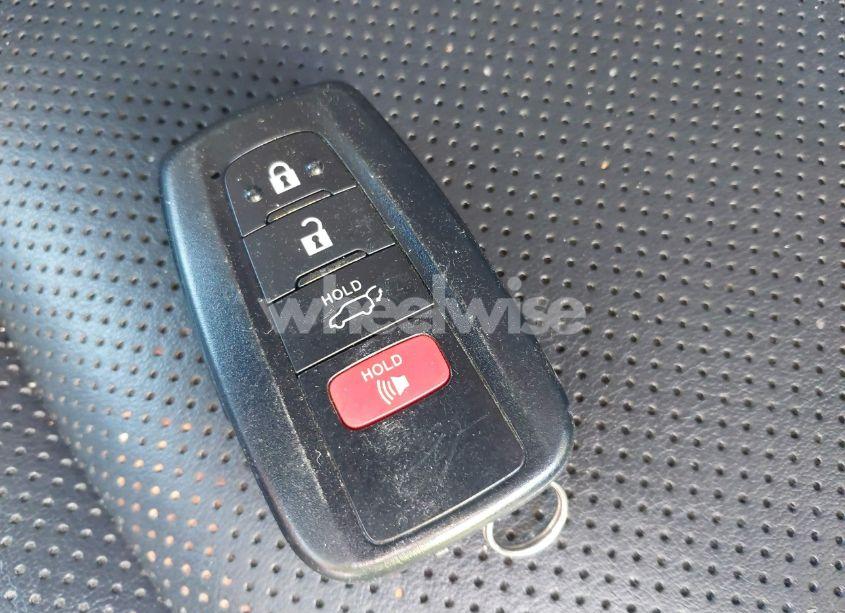 Photo 11 of 2020 Toyota Rav4 LIMITED (VIN JTMN1RFV9LD062892)