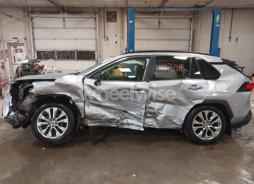 Photo 15 of 2020 Toyota Rav4 LIMITED (VIN JTMN1RFV9LD062892)