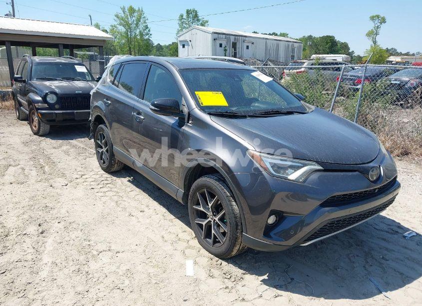 2018 Toyota Rav4 SE (VIN JTMNFREV3JJ182947) main photo