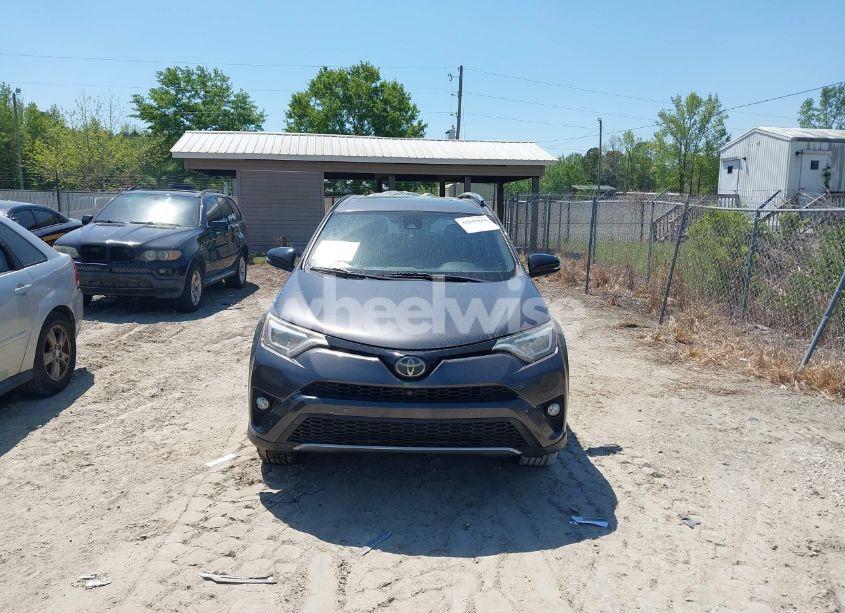 Photo 12 of 2018 Toyota Rav4 SE (VIN JTMNFREV3JJ182947)