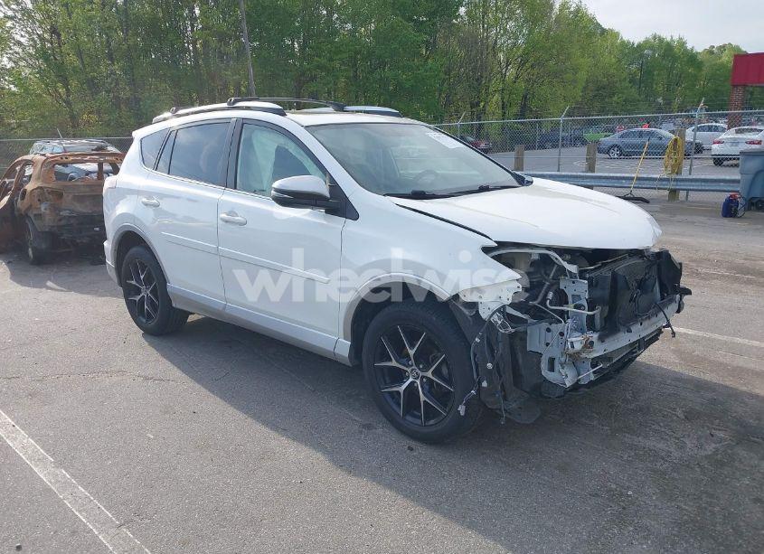 2016 Toyota Rav4 SE (VIN JTMNFREVXGJ078772) main photo