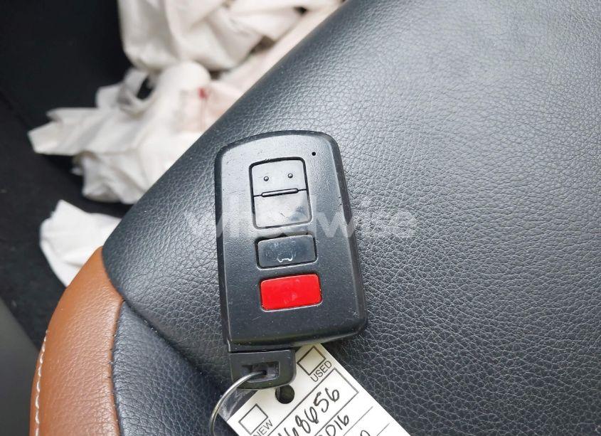 Photo 11 of 2016 Toyota Rav4 SE (VIN JTMNFREVXGJ078772)