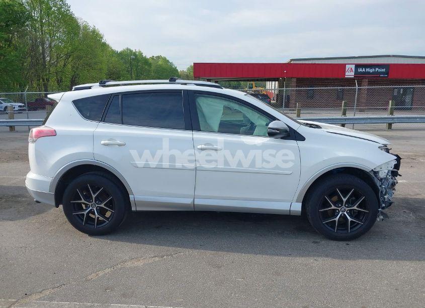 Photo 14 of 2016 Toyota Rav4 SE (VIN JTMNFREVXGJ078772)