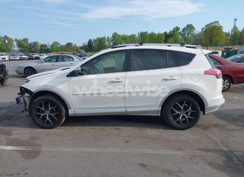 Photo 15 of 2016 Toyota Rav4 SE (VIN JTMNFREVXGJ078772)