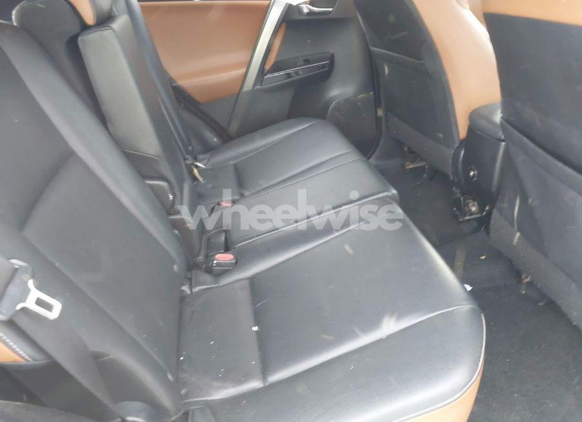 Photo 8 of 2016 Toyota Rav4 SE (VIN JTMNFREVXGJ078772)