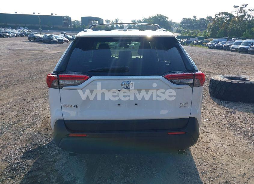 Photo 16 of 2019 Toyota Rav4 XLE (VIN JTMP1RFV0KD020442)