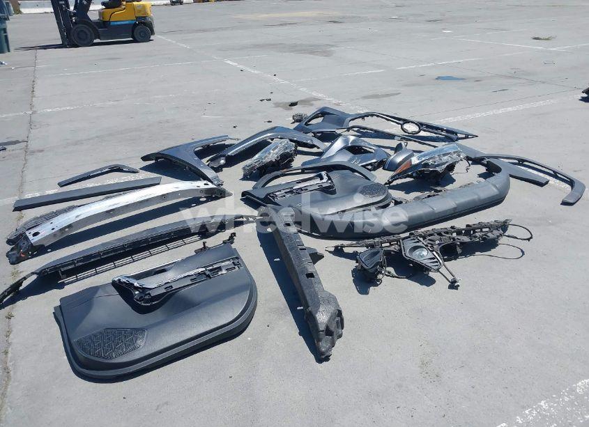 Photo 12 of 2019 Toyota Rav4 XLE (VIN JTMP1RFV0KD510962)