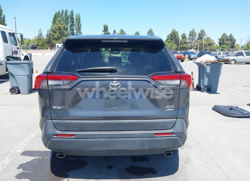 Photo 17 of 2019 Toyota Rav4 XLE (VIN JTMP1RFV0KD510962)