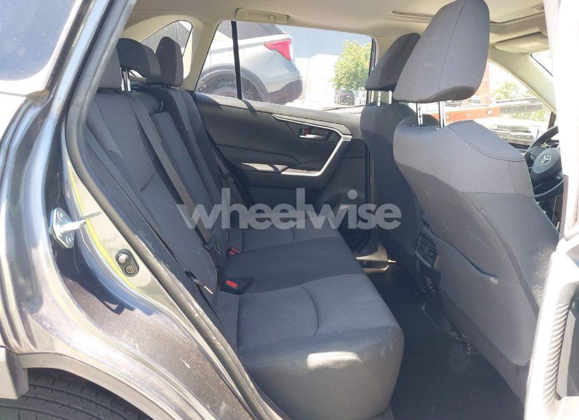 Photo 8 of 2019 Toyota Rav4 XLE (VIN JTMP1RFV0KD510962)