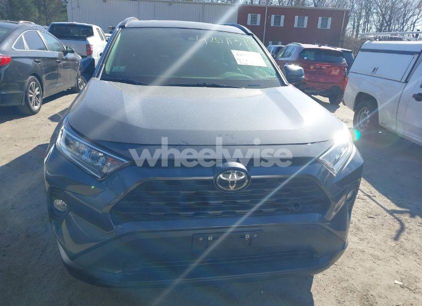 Photo 12 of 2019 Toyota Rav4 XLE (VIN JTMP1RFV0KD524246)