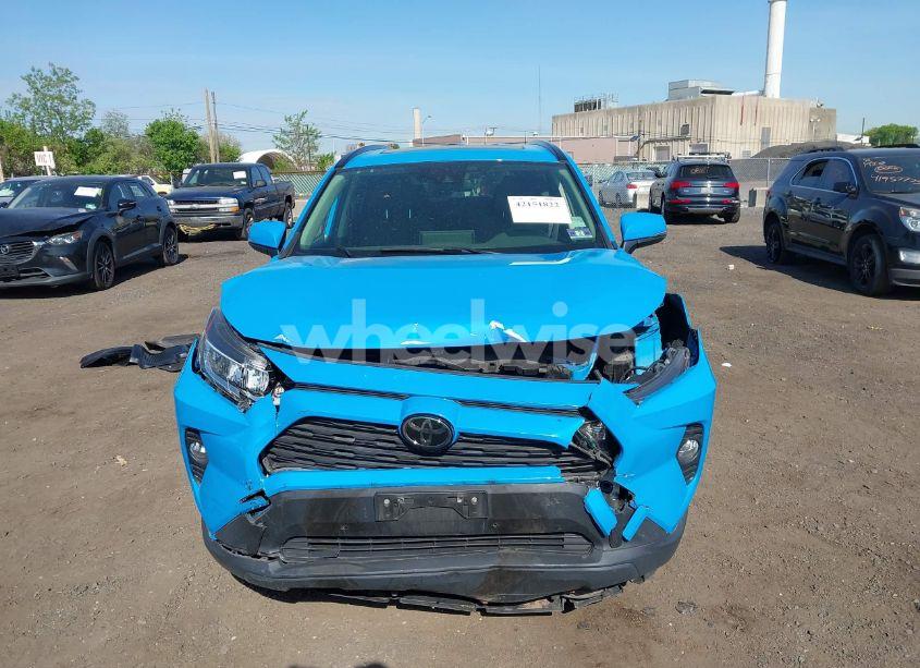 Photo 12 of 2019 Toyota Rav4 XLE (VIN JTMP1RFV0KJ004470)