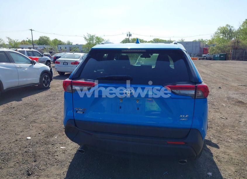 Photo 16 of 2019 Toyota Rav4 XLE (VIN JTMP1RFV0KJ004470)