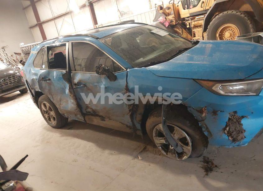 Photo 13 of 2019 Toyota Rav4 XLE/XLE PREMIUM (VIN JTMP1RFV1KD030090)