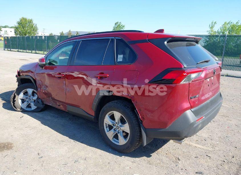 Photo 3 of 2019 Toyota Rav4 XLE (VIN JTMP1RFV1KD521730)