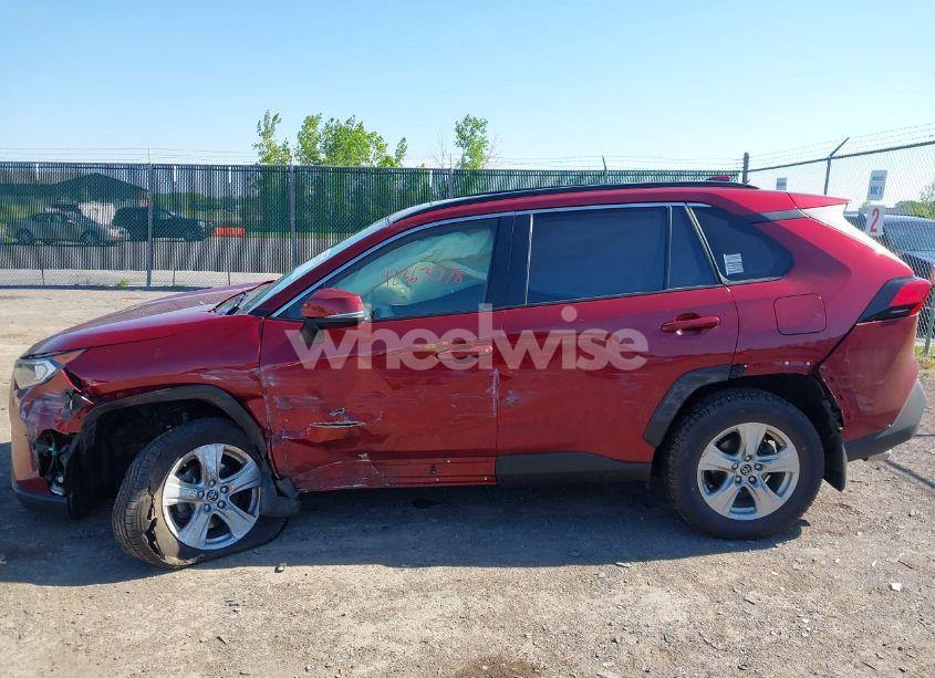 Photo 6 of 2019 Toyota Rav4 XLE (VIN JTMP1RFV1KD521730)