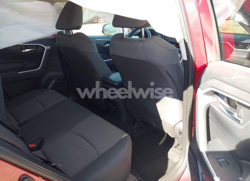 Photo 8 of 2019 Toyota Rav4 XLE (VIN JTMP1RFV1KD521730)