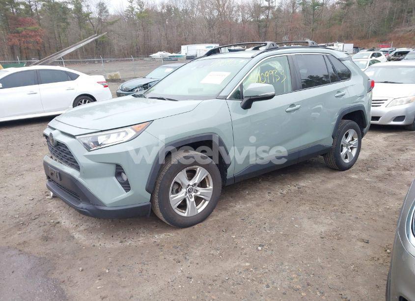 Photo 2 of 2020 Toyota Rav4 XLE (VIN JTMP1RFV2LD529515)
