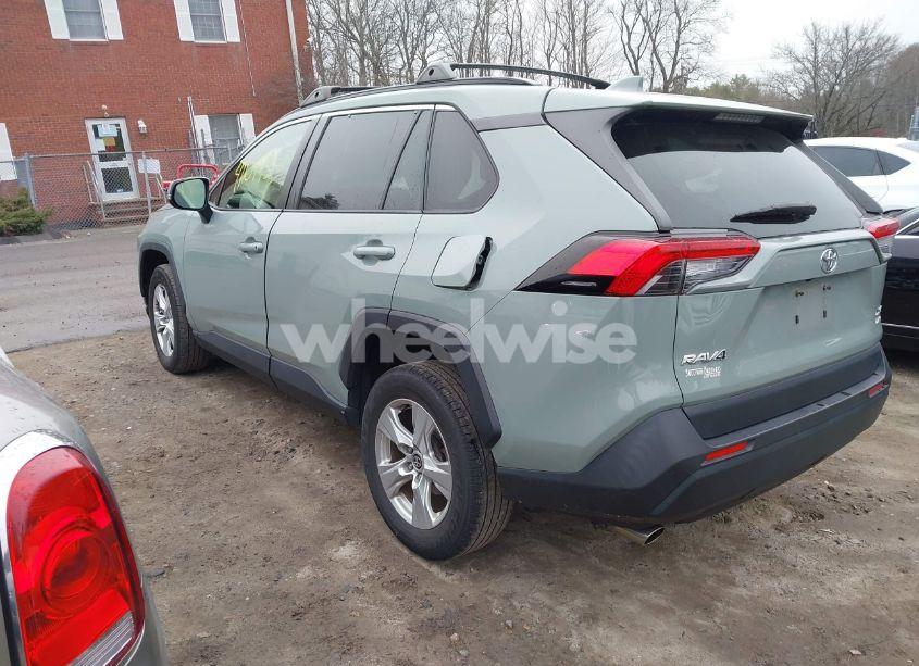 Photo 3 of 2020 Toyota Rav4 XLE (VIN JTMP1RFV2LD529515)