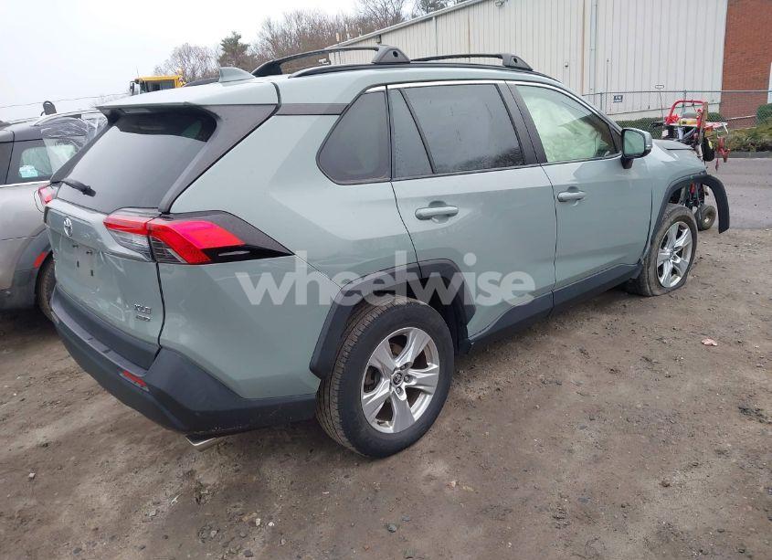 Photo 4 of 2020 Toyota Rav4 XLE (VIN JTMP1RFV2LD529515)