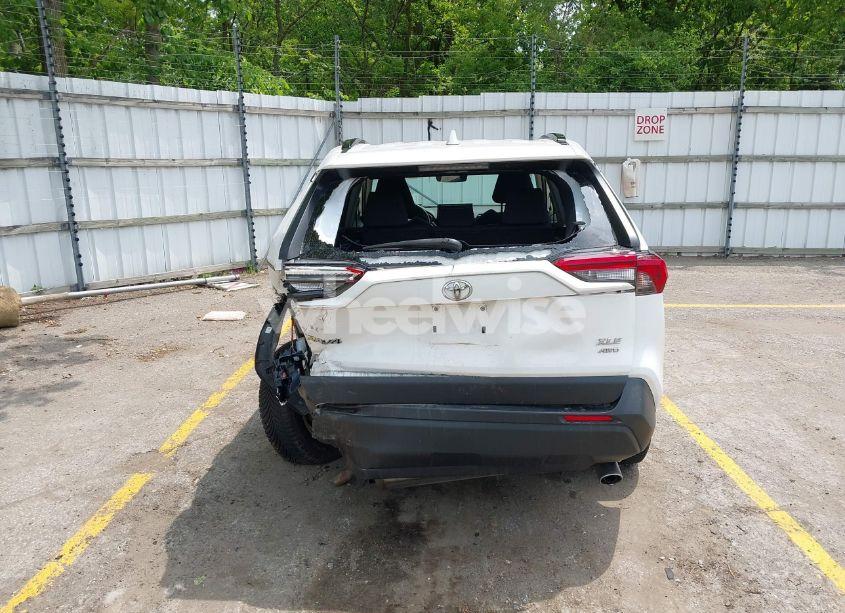Photo 16 of 2019 Toyota Rav4 XLE (VIN JTMP1RFV3KD046162)