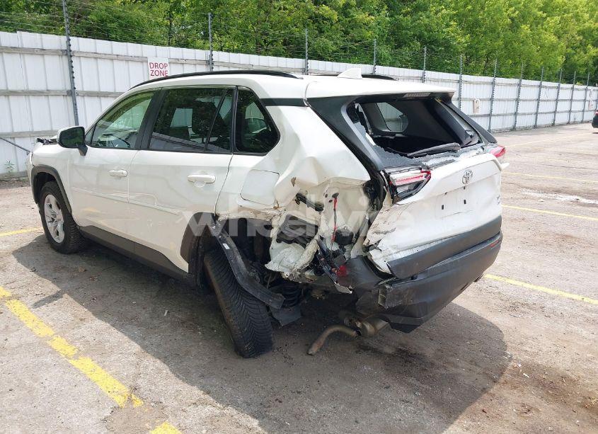 Photo 17 of 2019 Toyota Rav4 XLE (VIN JTMP1RFV3KD046162)