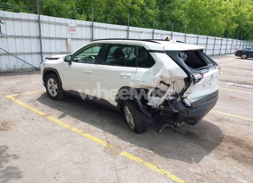 Photo 3 of 2019 Toyota Rav4 XLE (VIN JTMP1RFV3KD046162)