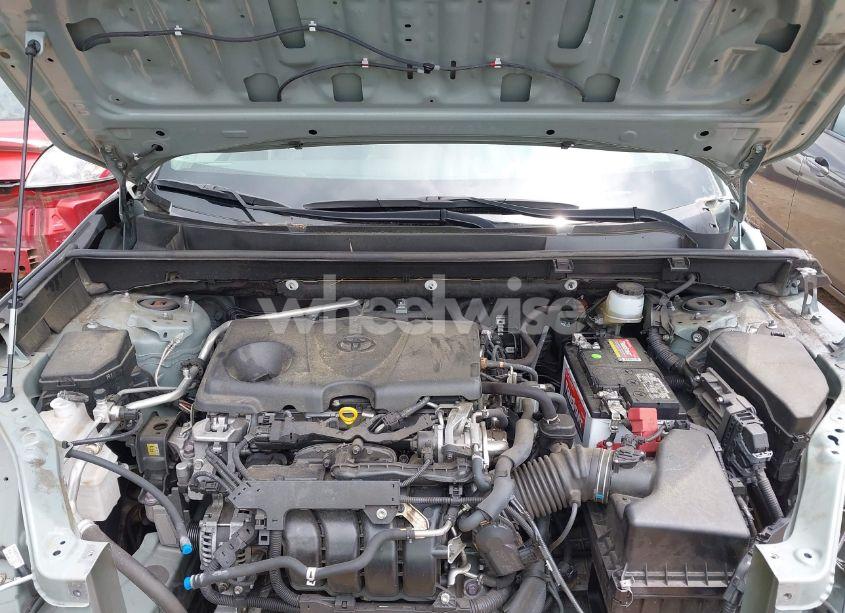 Photo 10 of 2019 Toyota Rav4 XLE (VIN JTMP1RFV3KJ015267)