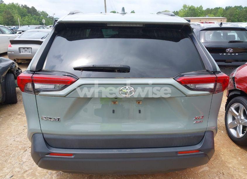 Photo 16 of 2019 Toyota Rav4 XLE (VIN JTMP1RFV3KJ015267)