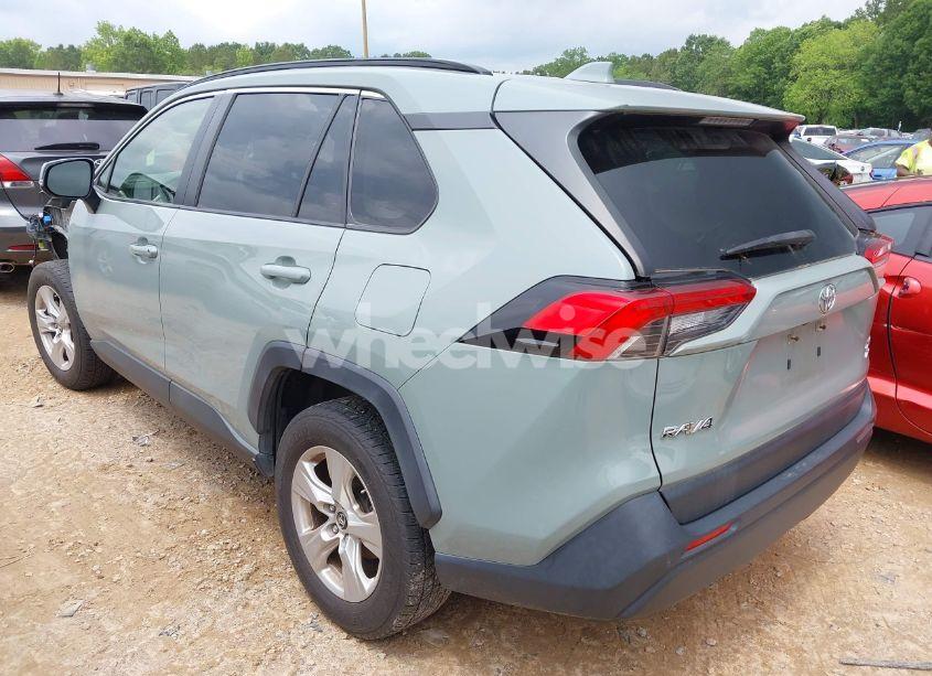 Photo 3 of 2019 Toyota Rav4 XLE (VIN JTMP1RFV3KJ015267)