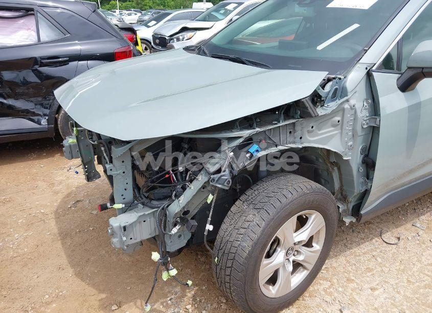 Photo 6 of 2019 Toyota Rav4 XLE (VIN JTMP1RFV3KJ015267)