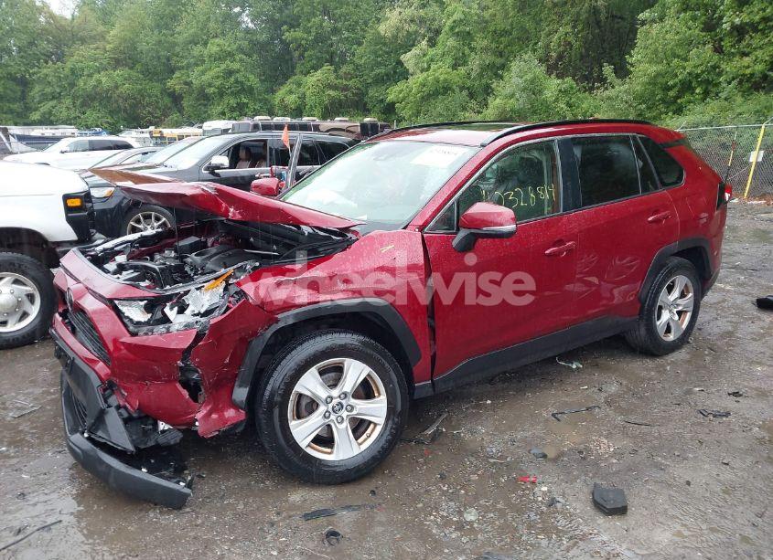Photo 2 of 2019 Toyota Rav4 XLE (VIN JTMP1RFV7KD516029)