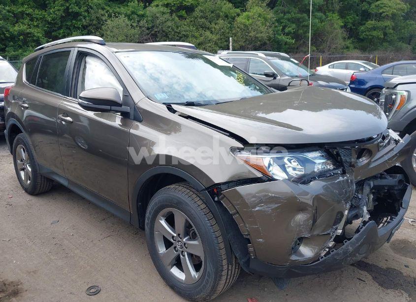 2015 Toyota Rav4 XLE (VIN JTMRFREV0FD125158) main photo