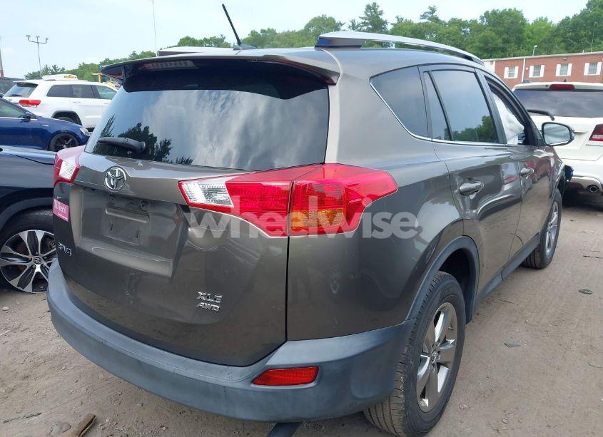 Photo 4 of 2015 Toyota Rav4 XLE (VIN JTMRFREV0FD125158)