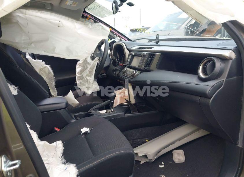 Photo 5 of 2015 Toyota Rav4 XLE (VIN JTMRFREV0FD125158)