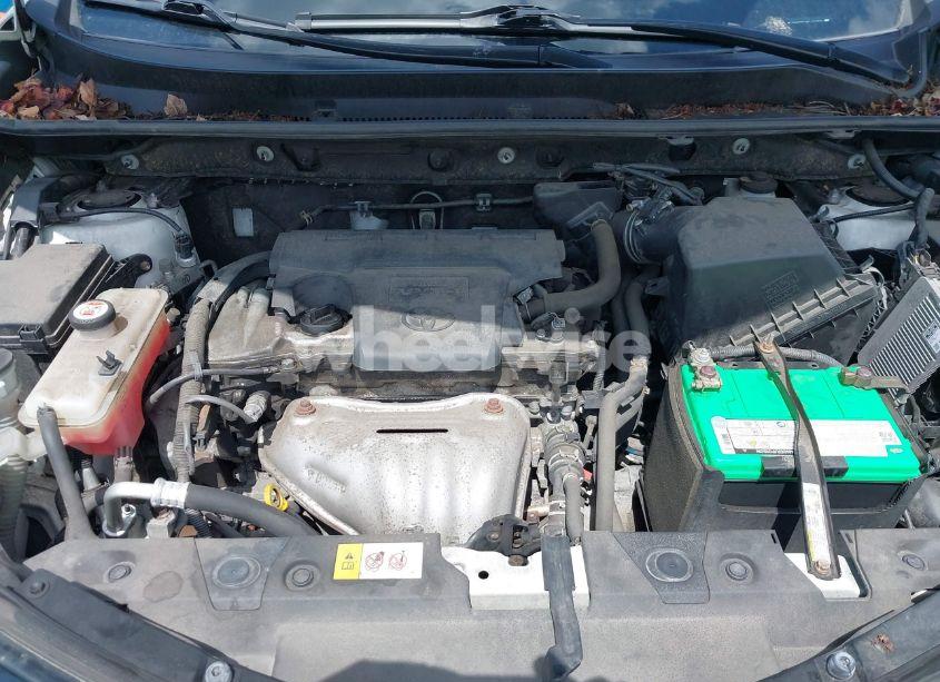 Photo 10 of 2016 Toyota Rav4 XLE (VIN JTMRFREV0GJ104376)