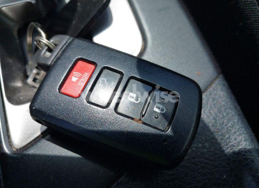 Photo 11 of 2016 Toyota Rav4 XLE (VIN JTMRFREV0GJ104376)