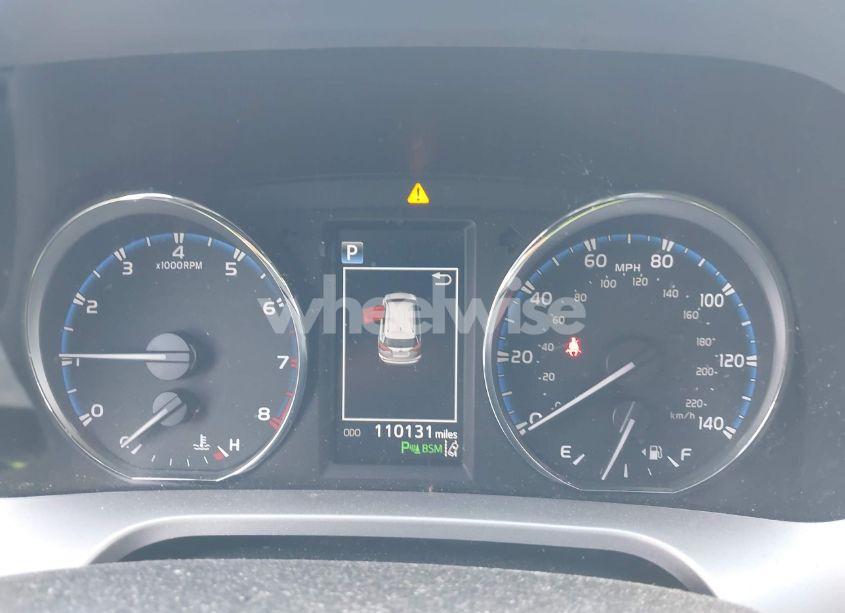 Photo 7 of 2016 Toyota Rav4 XLE (VIN JTMRFREV0GJ104376)