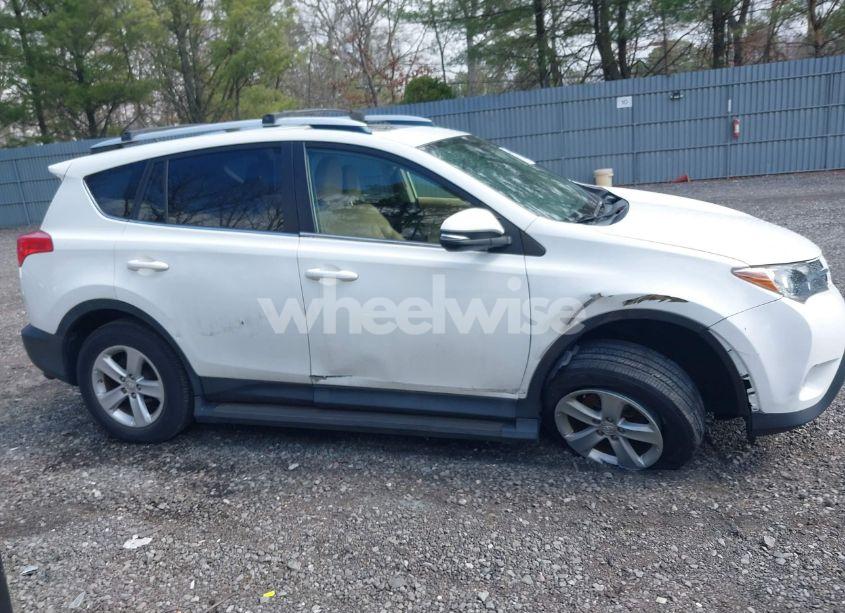 Photo 13 of 2013 Toyota Rav4 XLE (VIN JTMRFREV1DD043601)