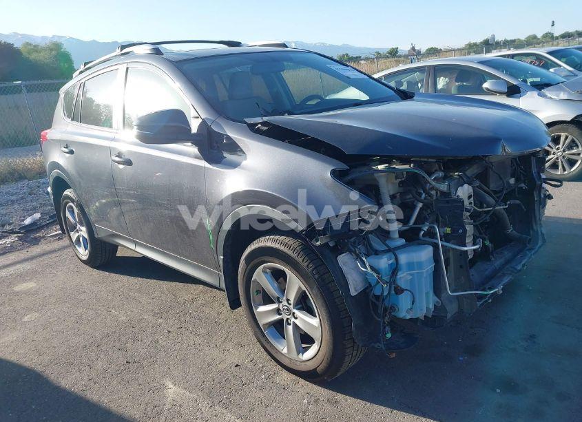 2015 Toyota Rav4 XLE (VIN JTMRFREV1FD151848) main photo