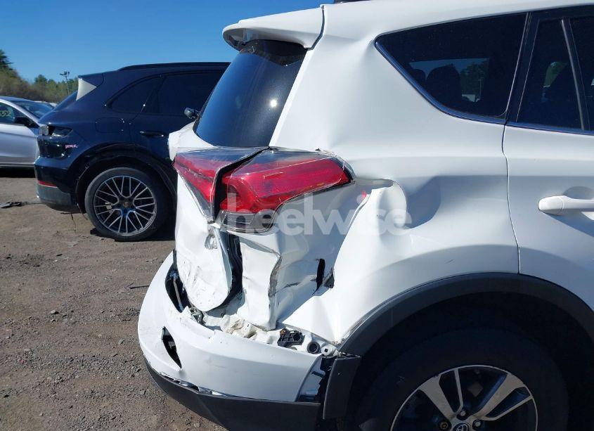 Photo 17 of 2017 Toyota Rav4 XLE (VIN JTMRFREV1HJ119678)