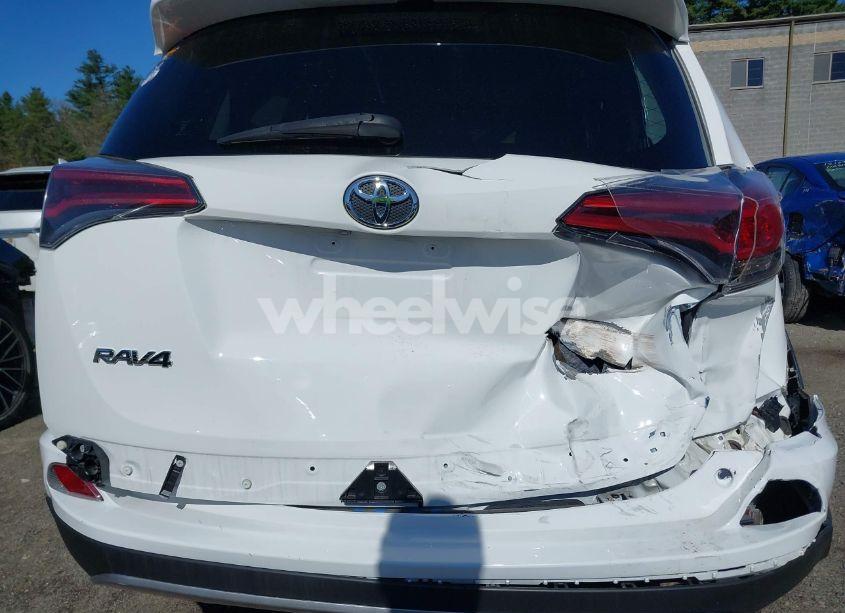 Photo 18 of 2017 Toyota Rav4 XLE (VIN JTMRFREV1HJ119678)