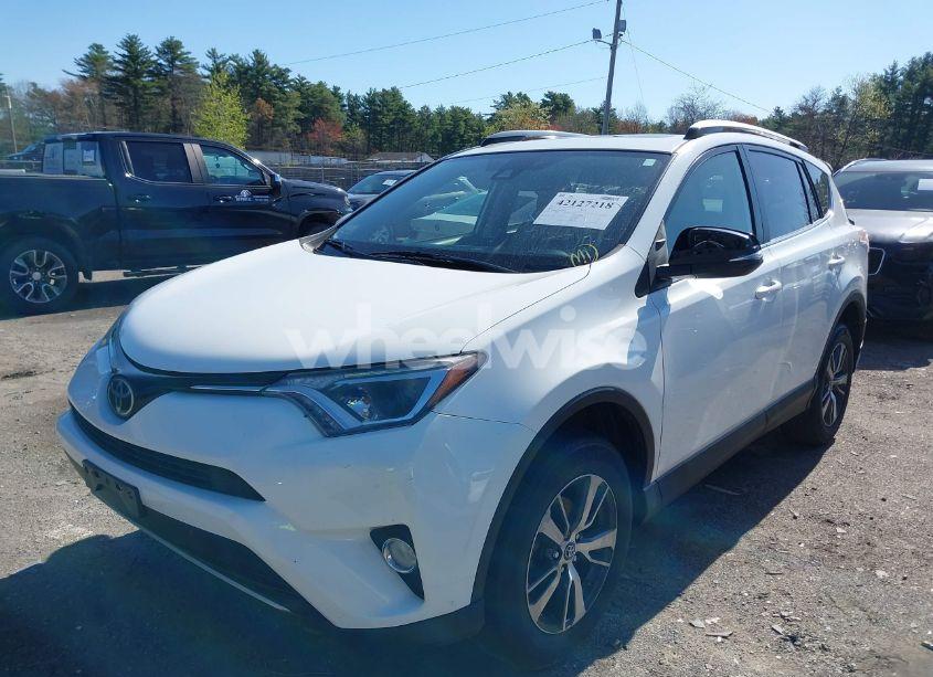Photo 2 of 2017 Toyota Rav4 XLE (VIN JTMRFREV1HJ119678)