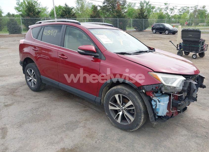 2018 Toyota Rav4 XLE (VIN JTMRFREV1JD222023) main photo